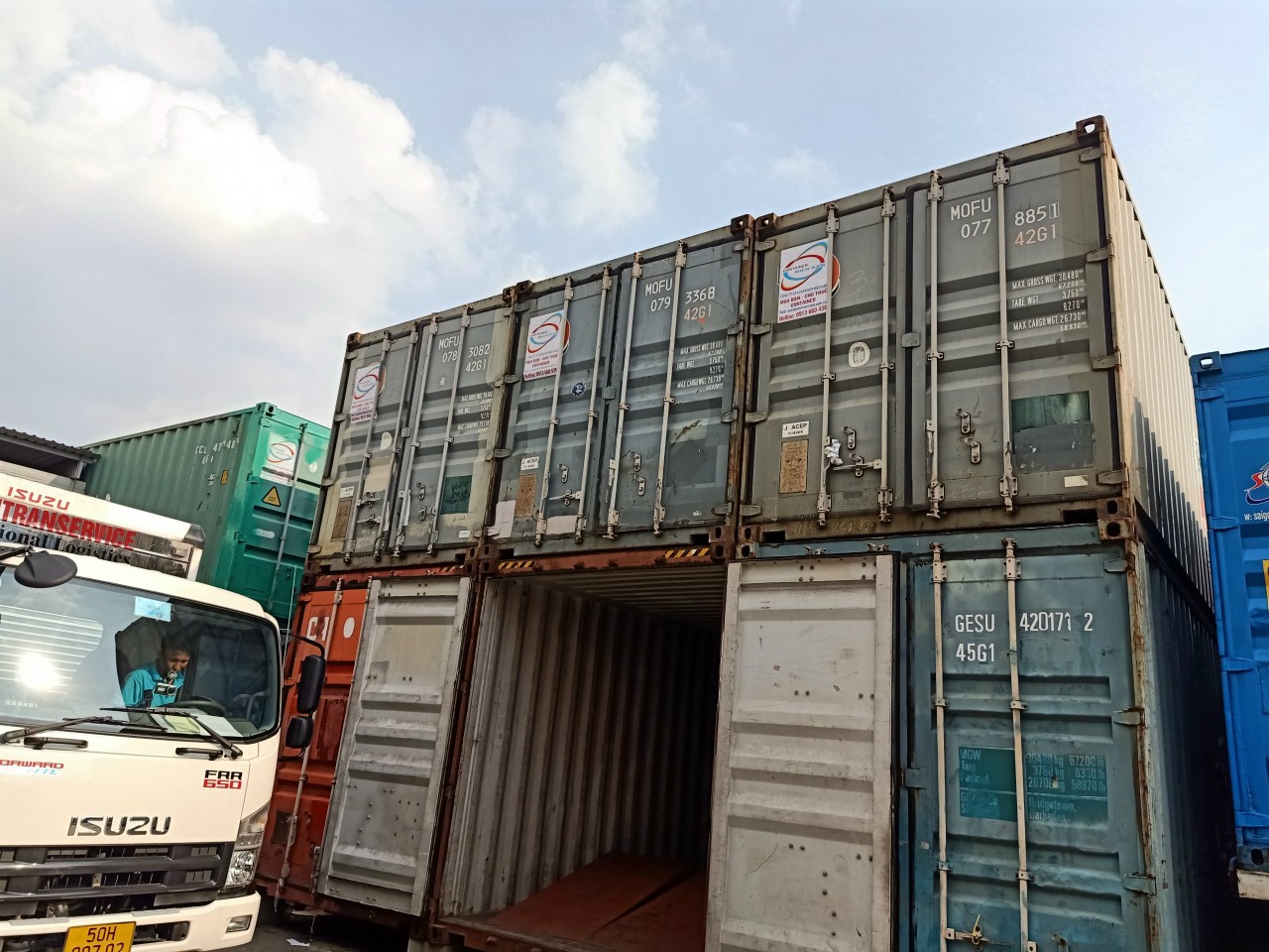Cho thuê container chứa hàng giá rẻ tại KCN Mỹ Phước